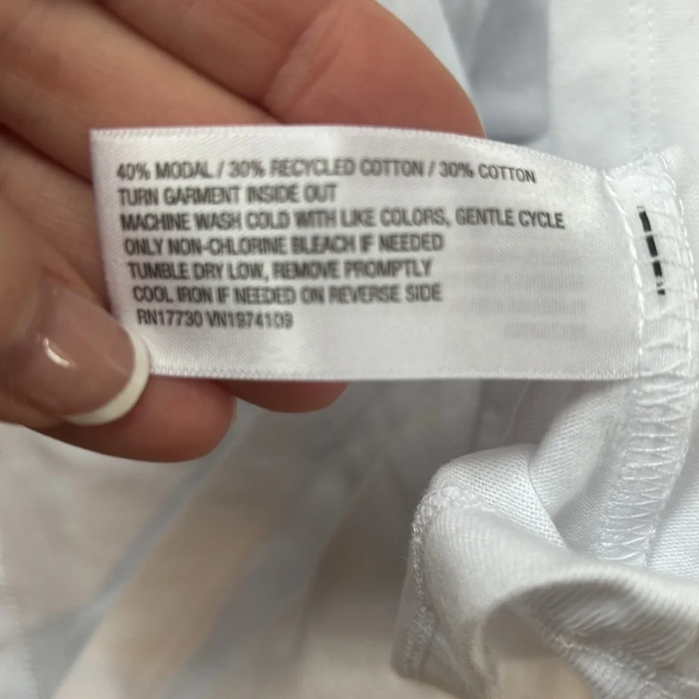 NWT Isabel Maternity by Ingrid & Isabel White Mom T-Shirt Size Large - Picture 5 of 5
